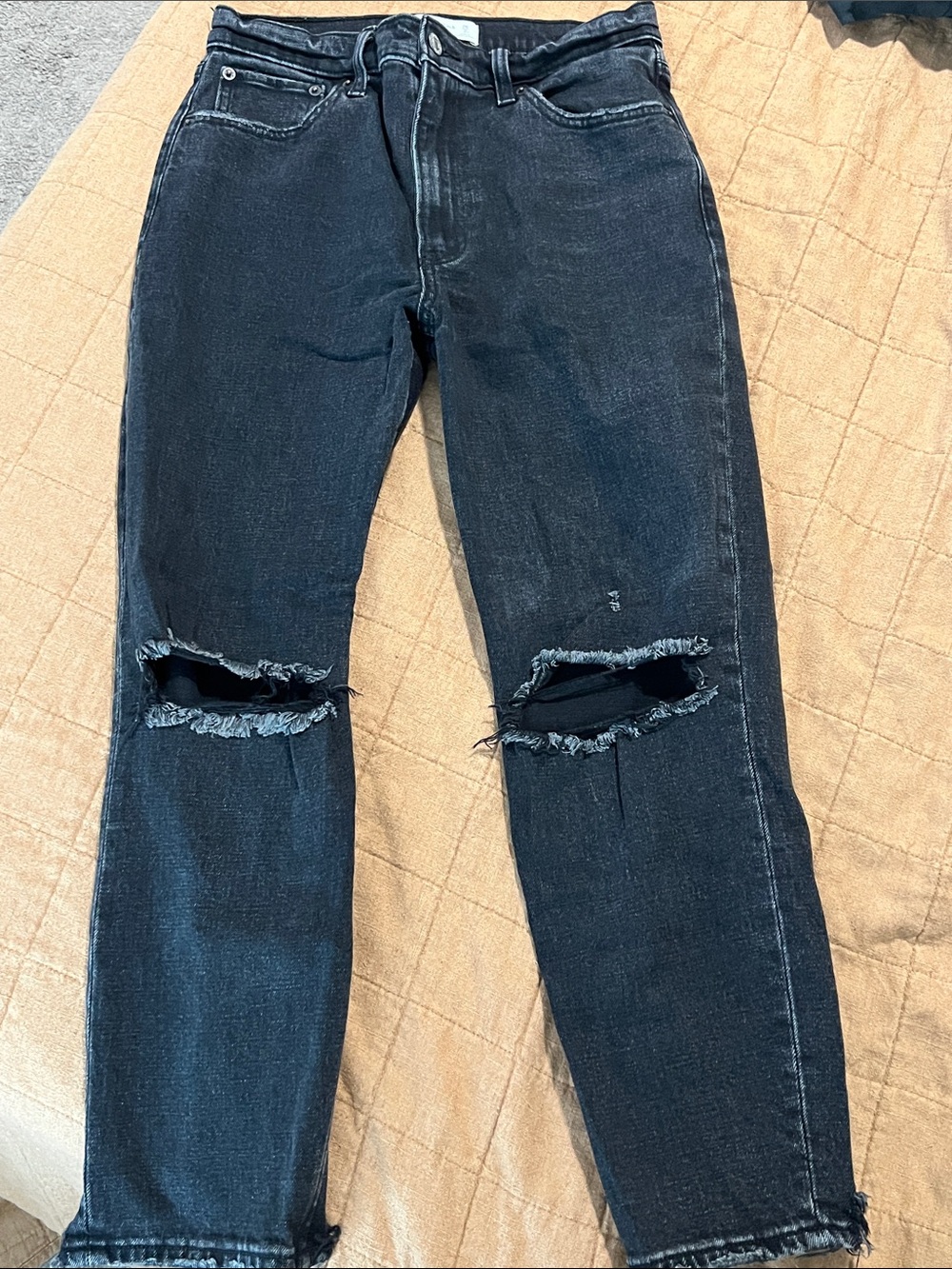 Women’s Distressed Black Knee-Rip Jeans